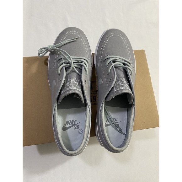 Athletic_Shoes